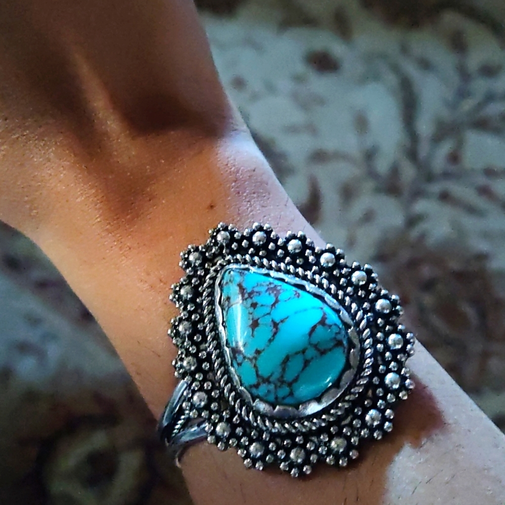 Navajo sleeping beauty Turquoise silver rope cuff bracelet